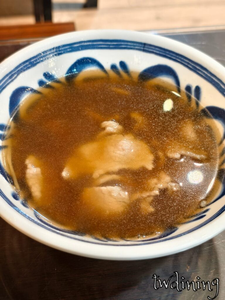 松阪豬湯,台中 鴨王漢口店 特選湯品,口感脆嫩、湯頭清甜