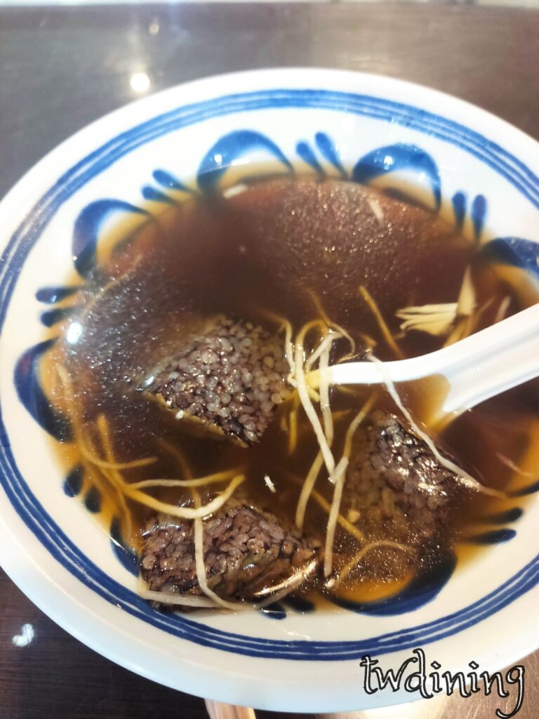 米血湯,鴨王漢口店 經典配菜,軟Q滑順,熱湯現煮