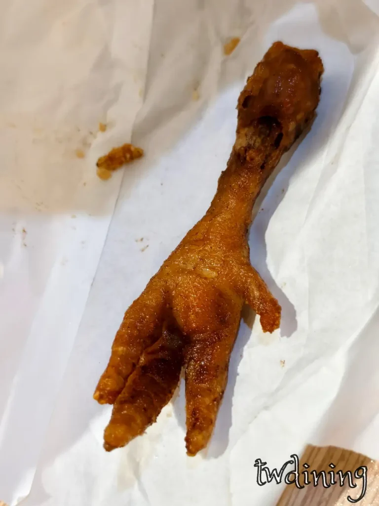 台中 Thirteen Chicken Cutlet 炸雞爪，香脆 Fried Chicken Feet 宵夜首選，體驗 Taiwanese Street Food 獨特酥炸口感與 Collagens 豐富滋味。