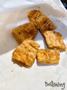 炸豆皮小品|外酥薄脆、炸物配角也有高人氣 炸豆皮|脆口又帶豆香,素食者也適合的小點