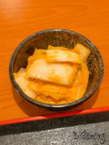 自製黃金泡菜,台味拉麵的好夥伴 本人用餐實拍的黃金泡菜,酸香爽口配拉麵很搭
