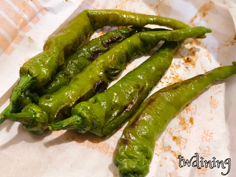 青龍辣椒|沒在辣,但辣得剛剛好 無籽大根青龍辣椒,炭烤後香氣炸裂,比肉還吸睛的蔬菜王者