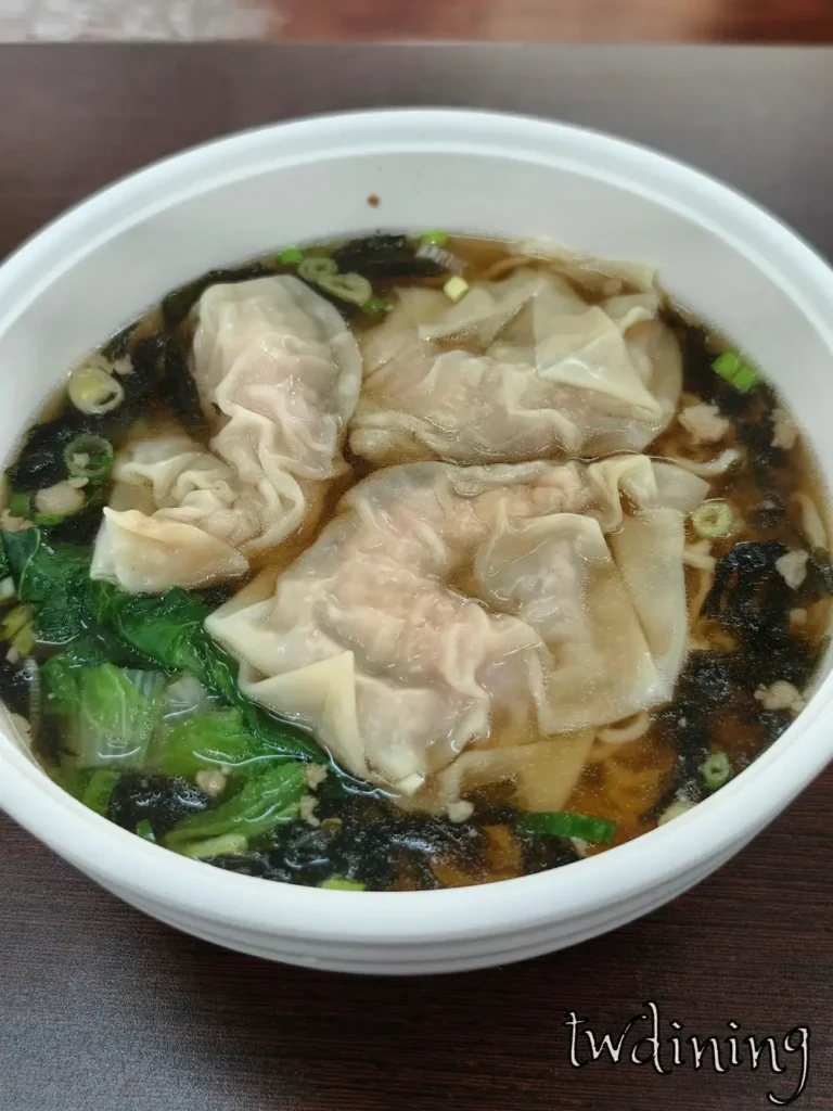 漢口路三段鮮蝦餛飩麵整隻鮮蝦內餡與清爽湯頭