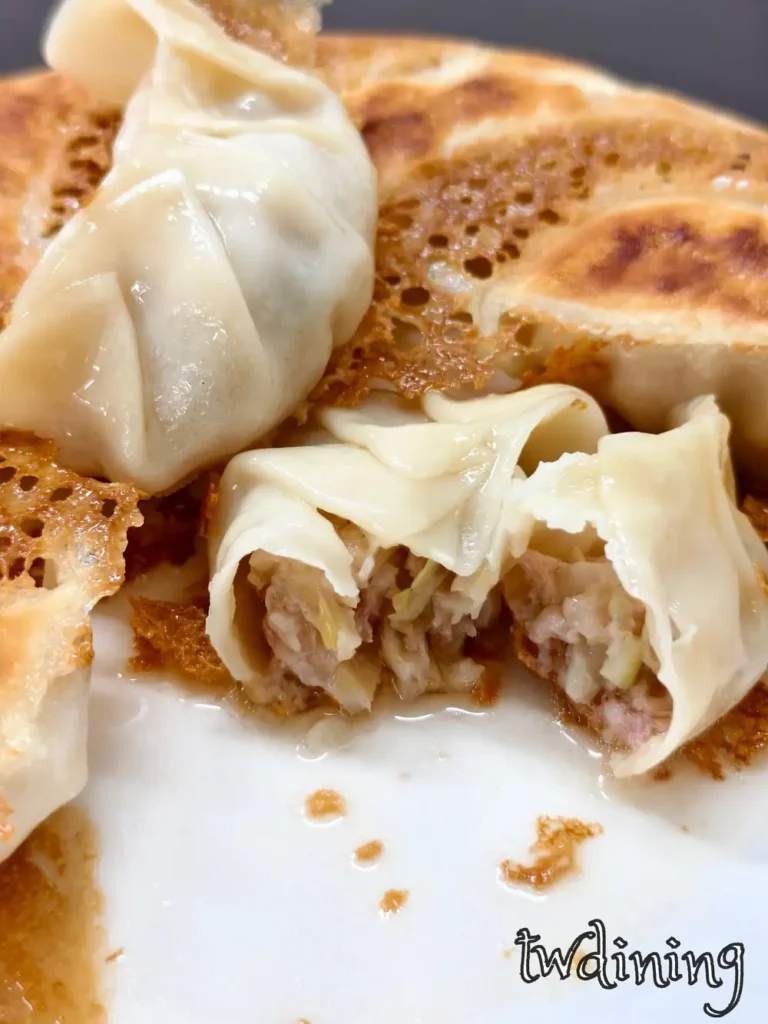 酥脆金黃高麗菜煎餃|台中美食推薦 twdining 台中 高麗菜煎餃推薦 十分燒餃子