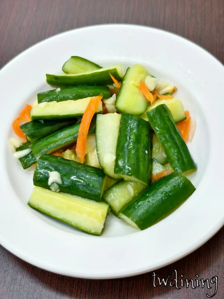 古早味涼拌小黃瓜蒜香入味清脆口感特寫