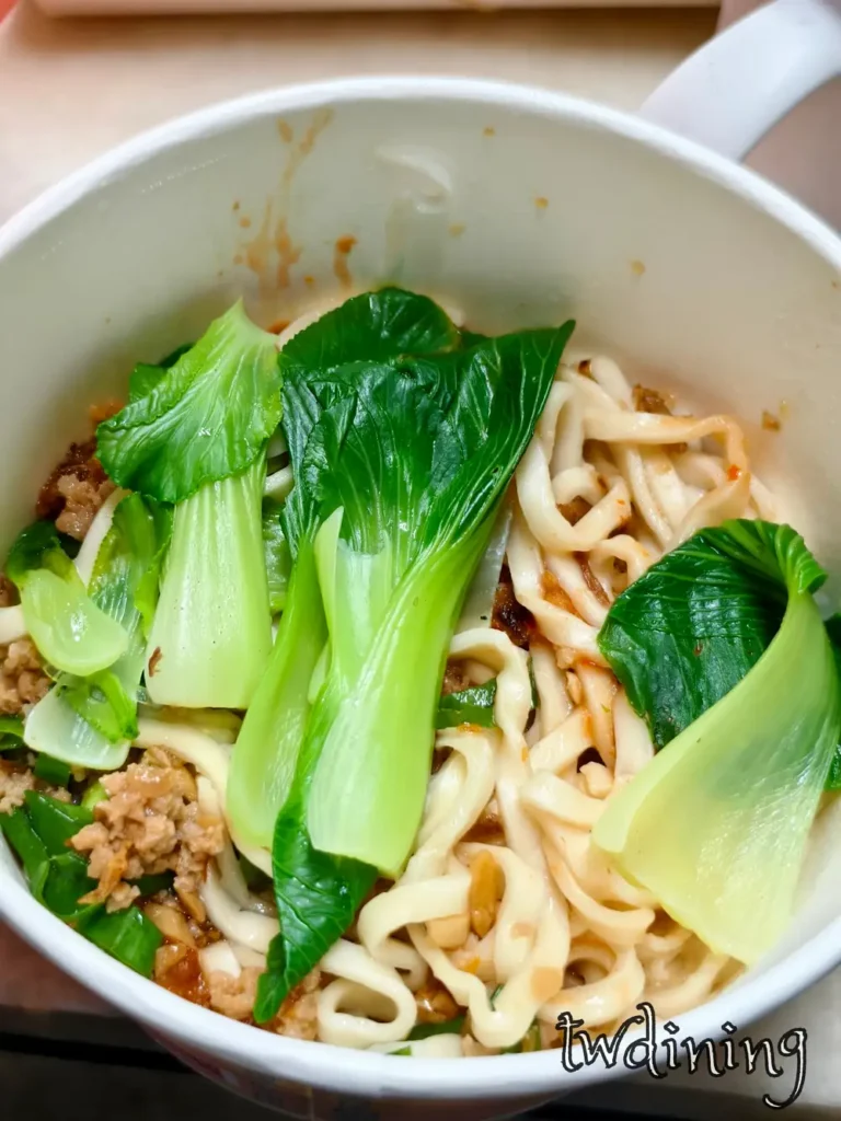 庚角坡牛肉麵 Dry Noodles 乾麵 Hualien 鳳林 Minced Pork Sauce Green Vegetable Tasty Noodles Shop Taiwan Style Dinner