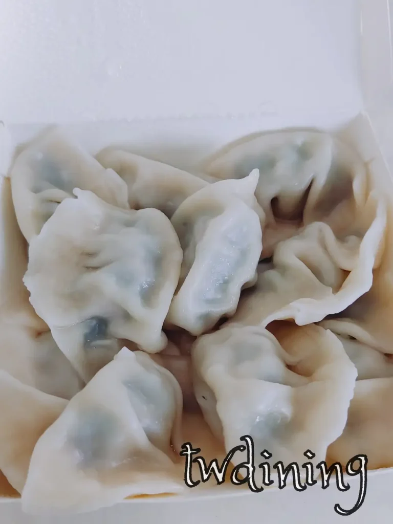 鳳林牛媽媽 Handmade Dumplings 手工水餃內餡飽滿紮實採用新鮮 Pork 豬肉與高麗菜包製而成是在地人的首選