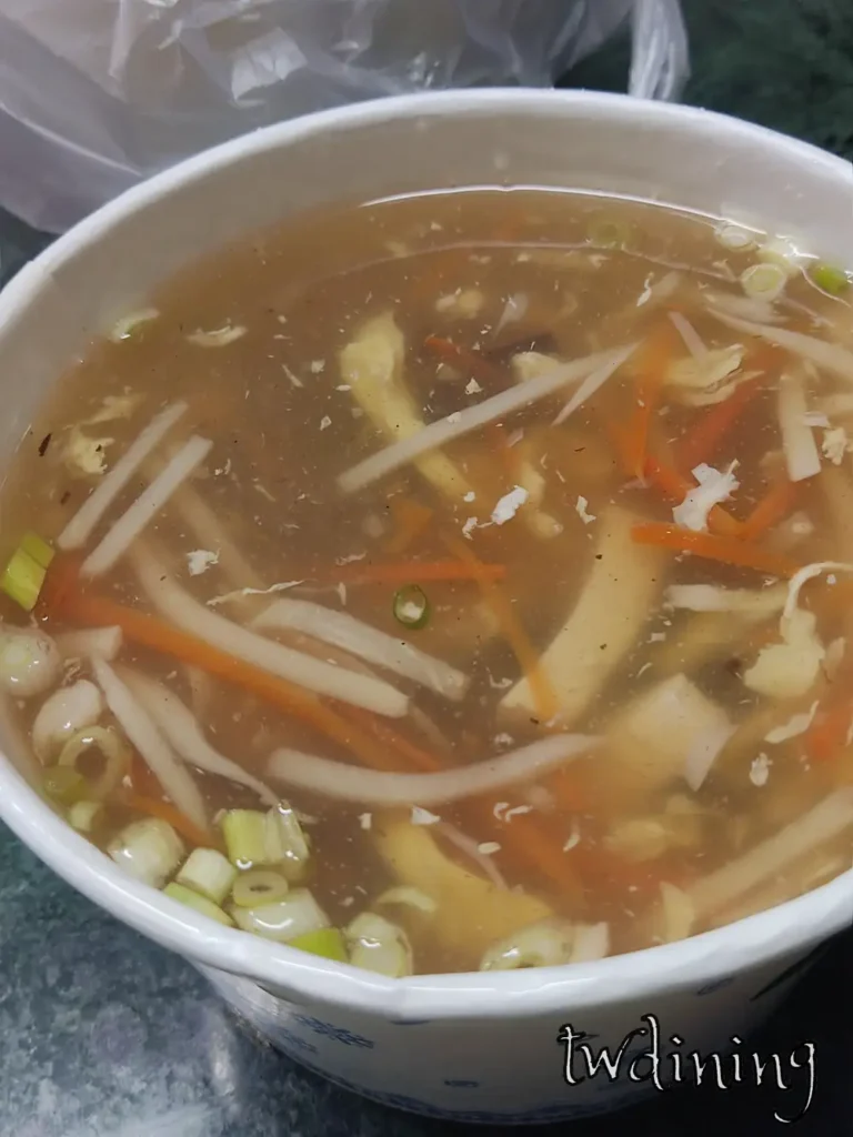 花蓮光復大陸餃子館大滷麵|人氣麵食推薦 大陸餃子館招牌大滷麵,醬香濃郁配料豐富