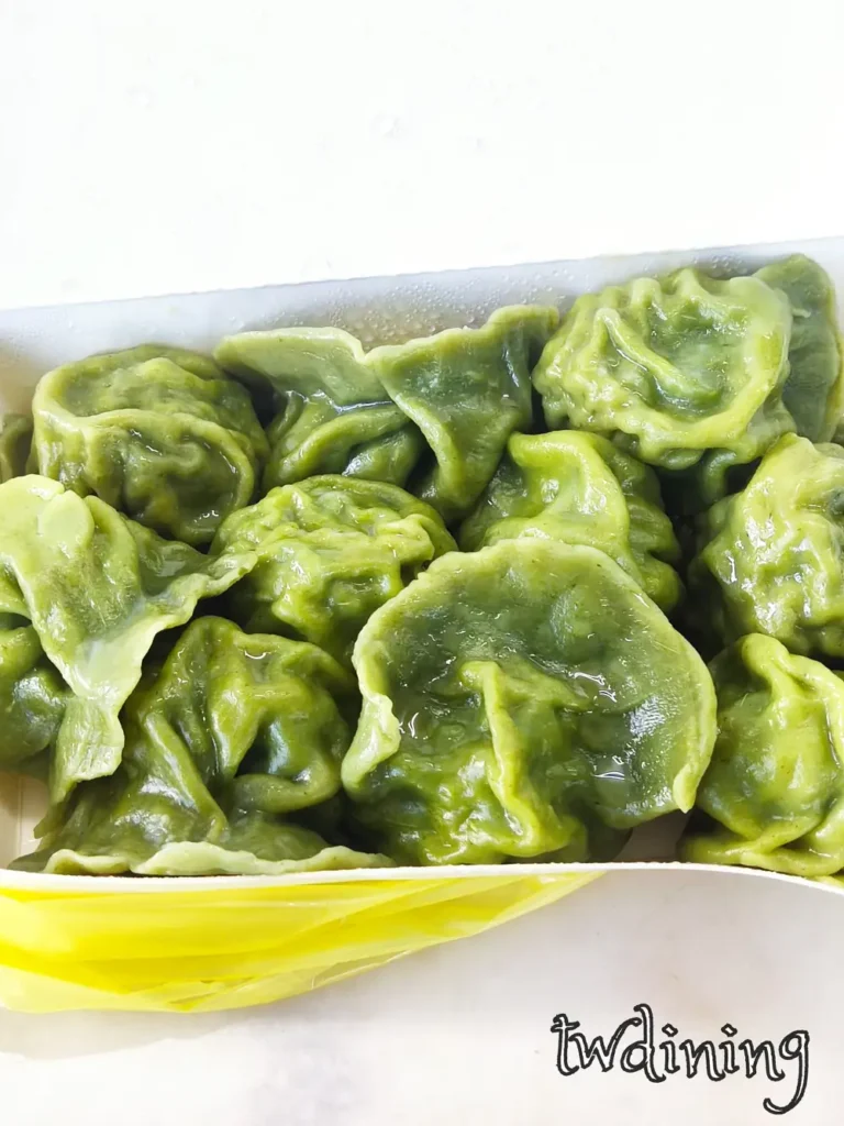 鳳林福華麵店招牌 leek dumplings 韭菜水餃內餡飽滿且帶有濃郁韭菜與豬肉香氣