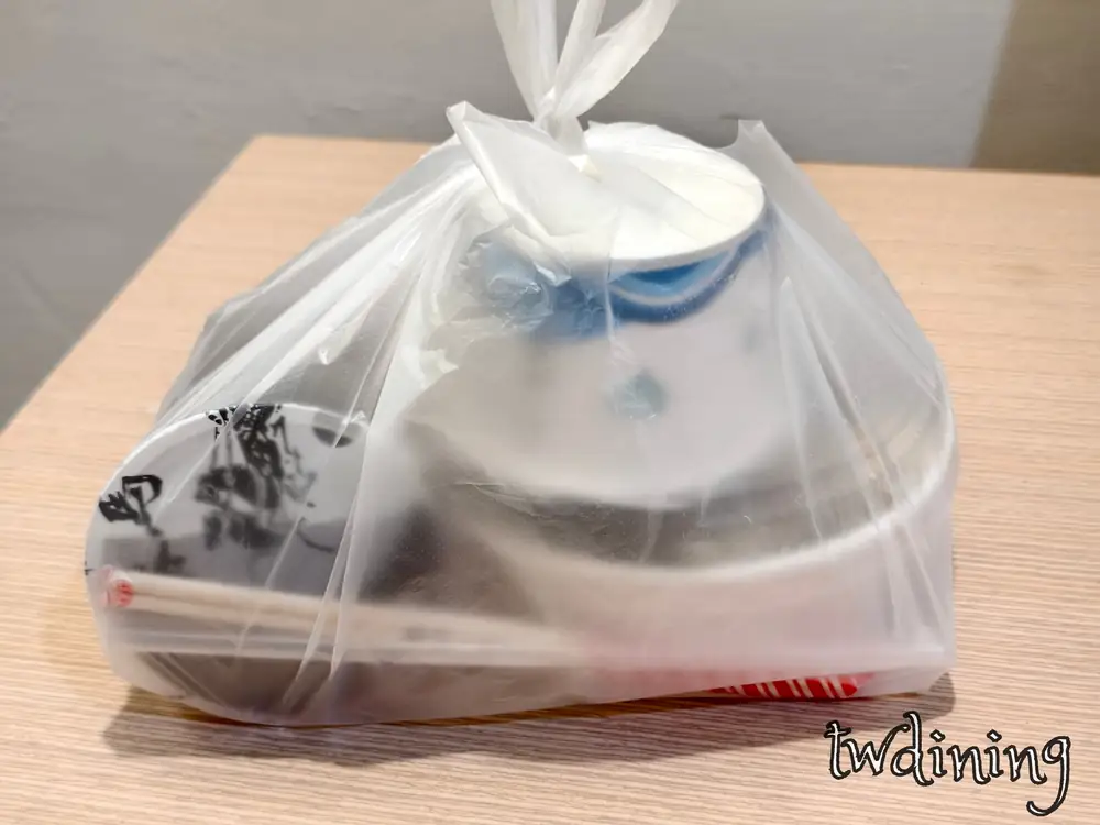 麻辣火少爺外帶外送包裝實拍，漢口商圈深夜火鍋服務。