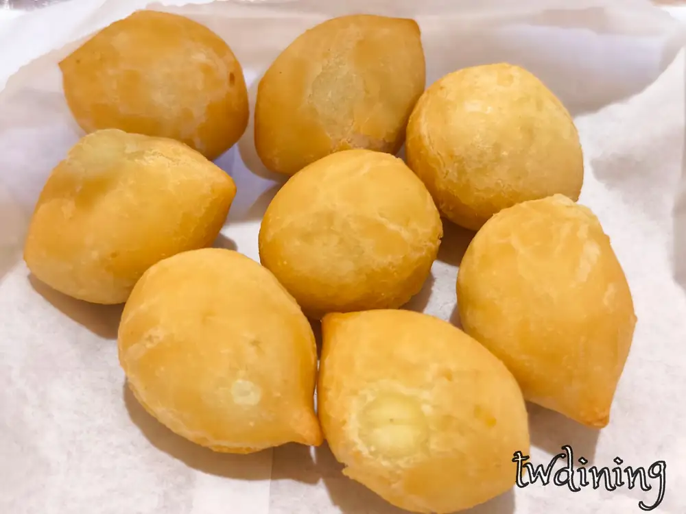現炸 golden sweet potato bites 擁有極致 crispy-crust 與 chewy-filling 嚼勁，這份 qq-ball 是這場 brunch 聚會最 flaky-texture 的 side-dish 點心首選