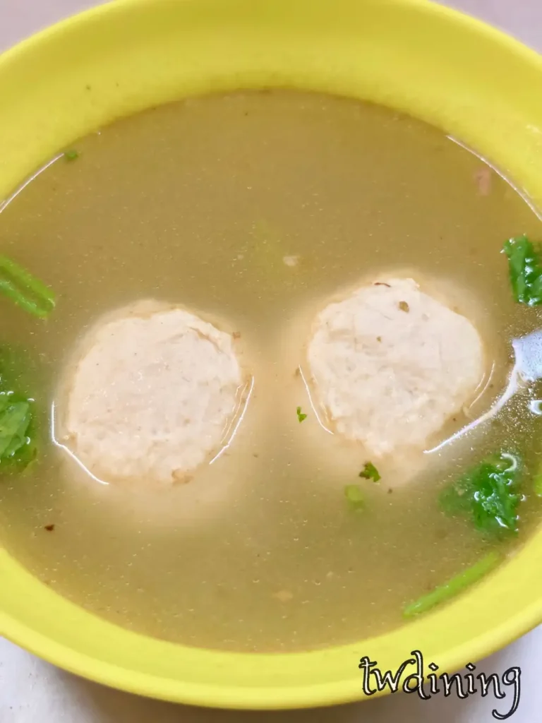 fuzhou-fish-ball-soup這碗福州丸湯口感tender-bouncy內餡juicy濃郁捕捉視覺精髓是tianjin-road必點traditional-soup展現台中北區平價美食魅力