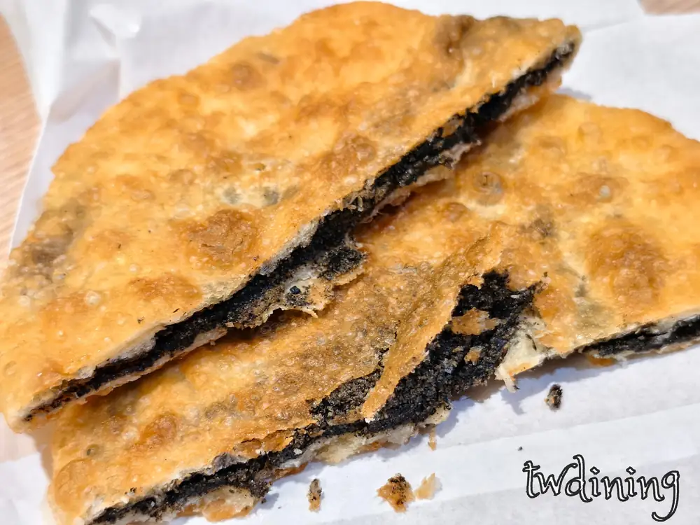 漢口路紅豆餡餅 red-bean-pancake 濃郁豆沙 filling 酥香金黃 flaky-crust 甜而不膩 sweet-dessert 必吃台中北區 404-taichung-north-district 下午茶 street-snack 推薦