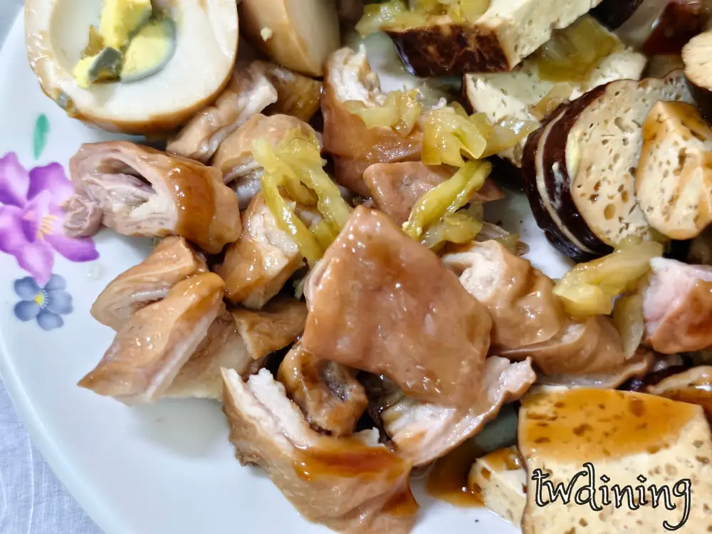 台中北區taichung north三景braised pork intestine滷大腸山西路shanxi road小吃chewy texture滷味side dish美味savory delicacy