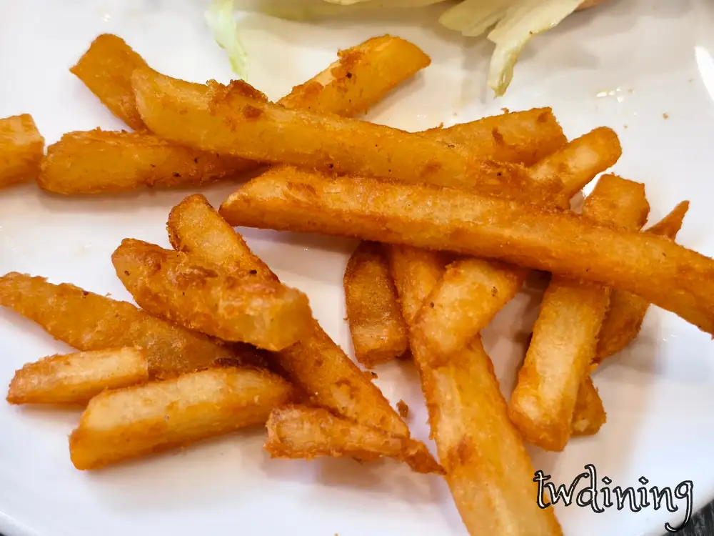 這些 golden american crispy fries 澄食晨食-漢口店 fried to perfection 視覺酥脆 flaky texture 涮嘴 delicious snack 份量十足。
