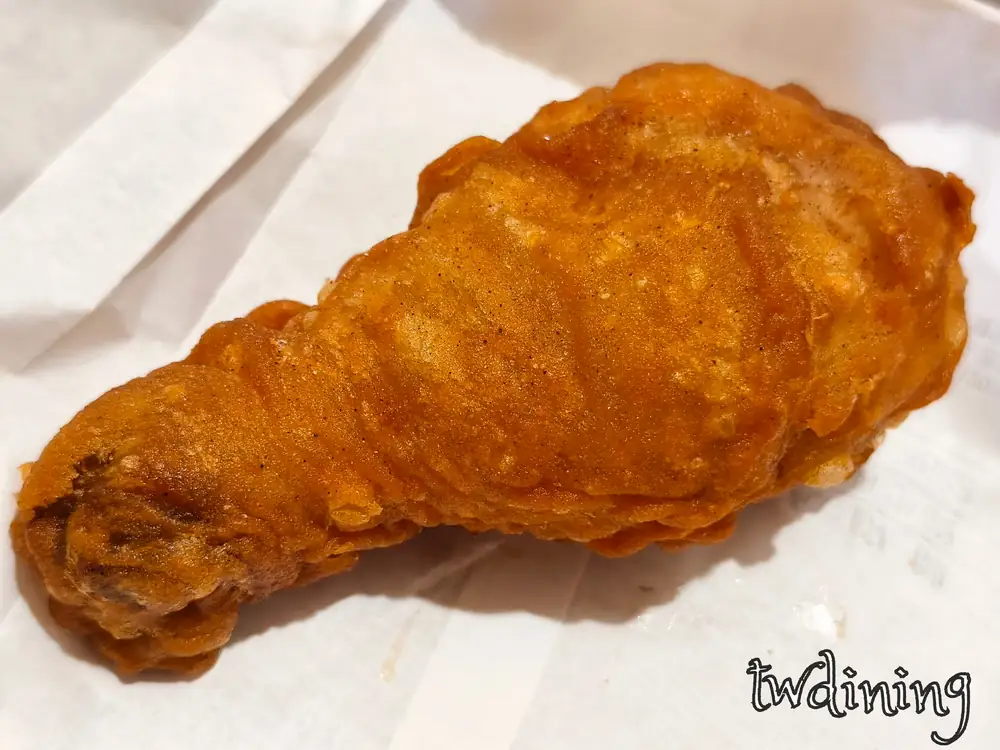 北平市場 (beiping-market) 莊老闆 (zhuang-lao-ban) 炸雞腿，外皮金黃肉質扎實的高評價 Fried Drumstick。