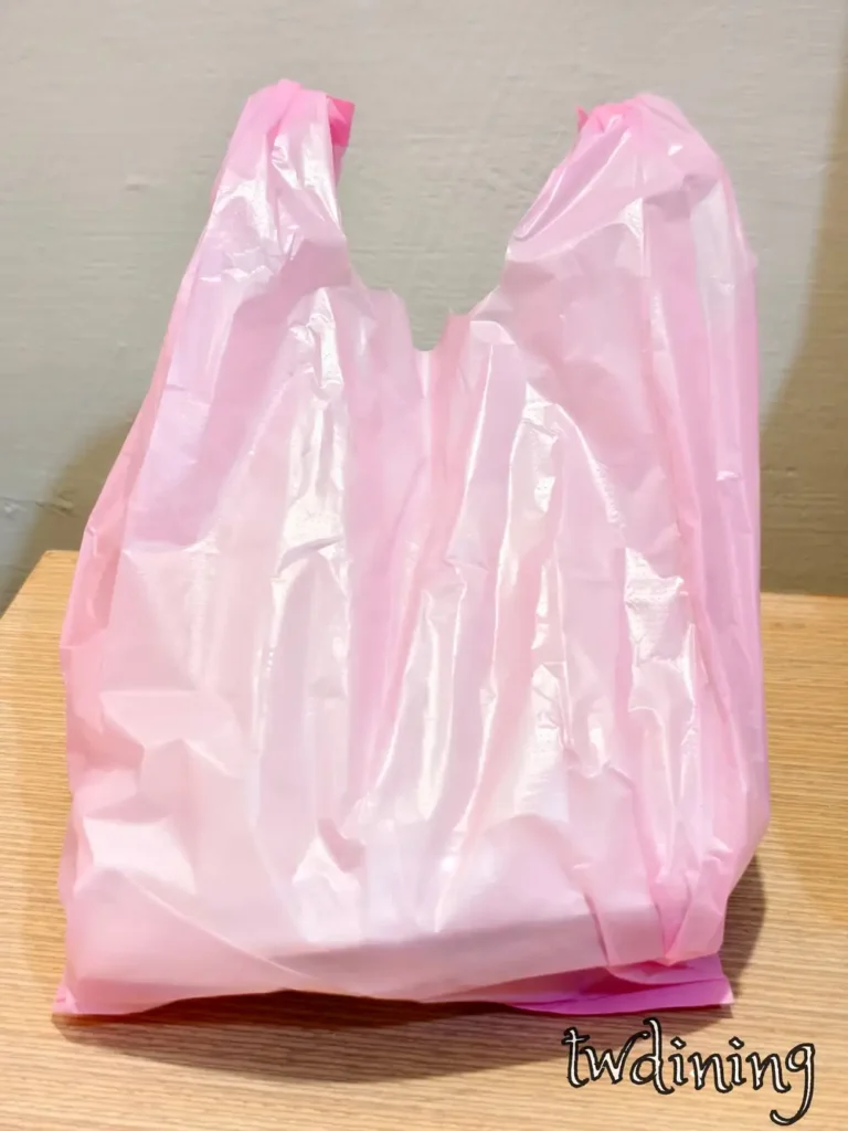 台中市北區漢口路三段 han-kou-road-sec-3 鍋餡餅外帶粉紅提袋 pink-takeout-plastic-bag 404-taichung-north-district 巷弄美食推薦 localized-service 散步小吃